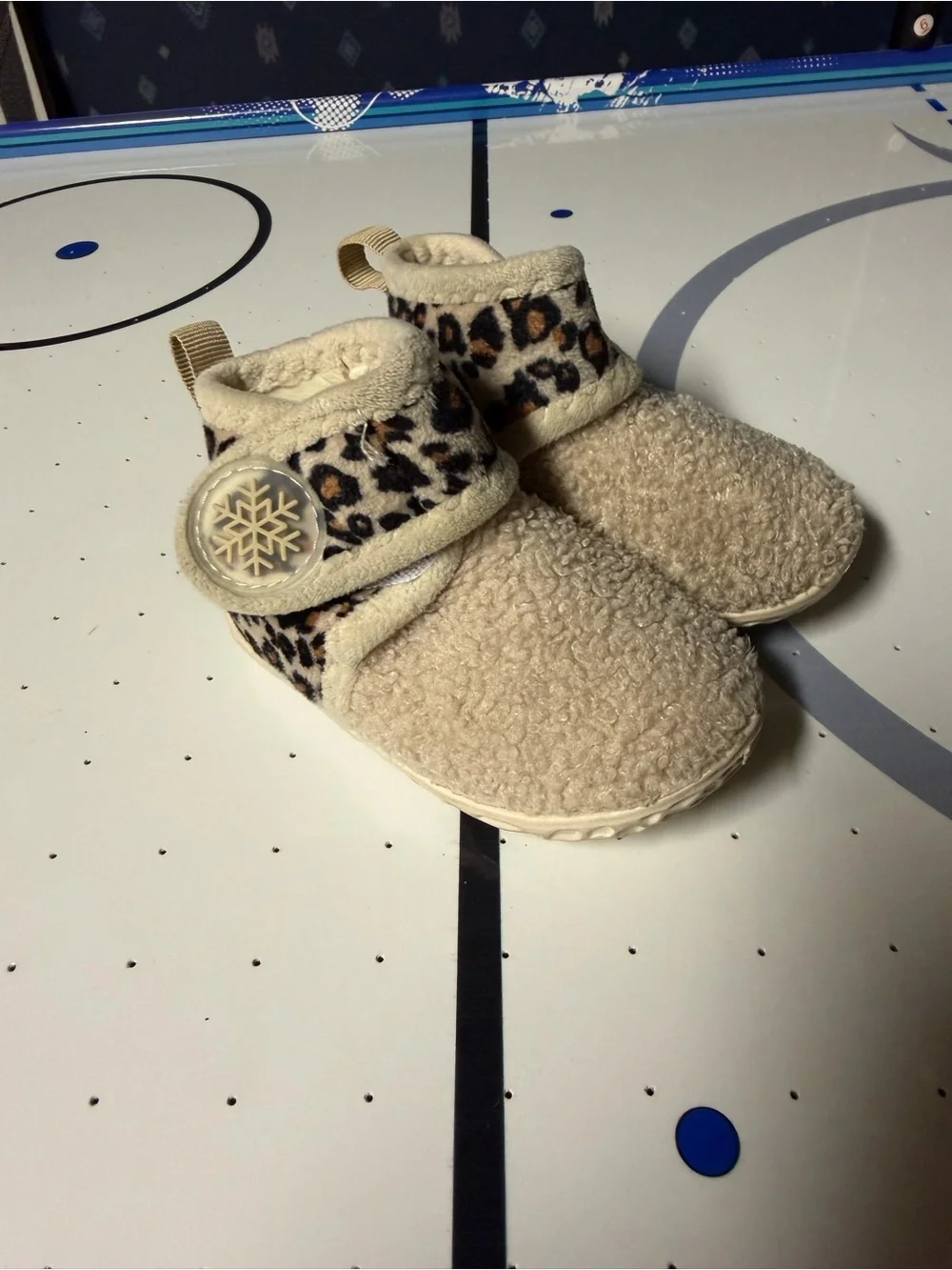Cozy Beige Sherpa Kids Slippers with Leopard Trim